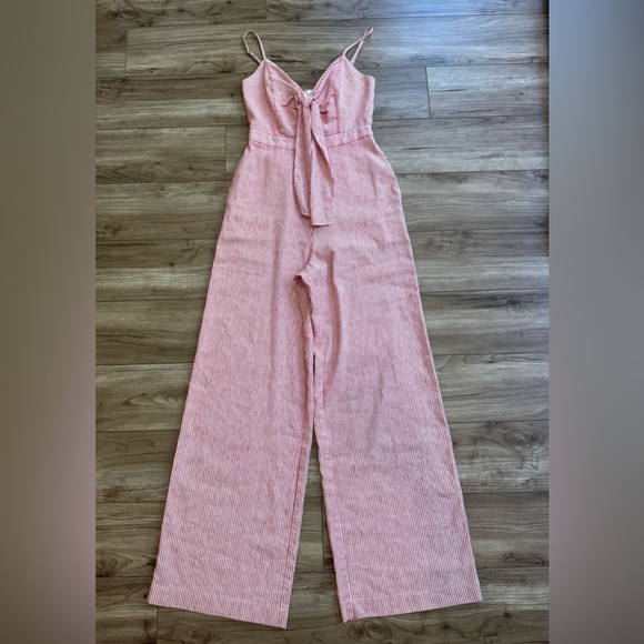 BCBGMAXAZRIA TIE-FRONT PINSTRIPED
JUMPSUIT Pantsuit Jumper Red & White SIZE 0 - Picture 11 of 15